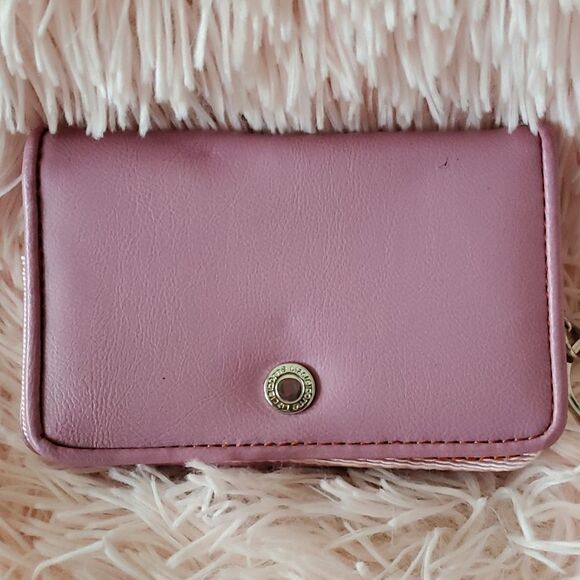 Liz Claiborne Small Wallet - Picture 3 of 8